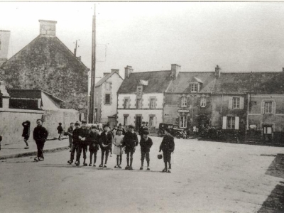 1935-le-sourn-la-place