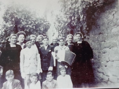 1945-famille-turpin-communion-de-jean